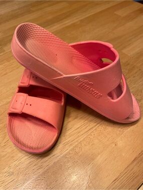 Freedom Moses Coral Pink Kids Slide Sandals